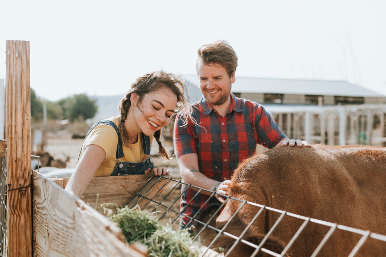 Farmgirl And Exoman