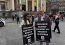 Христианская активистка из Шотландии была арестована в Брюсселе за плакат с гендерной критикой Христианская активистка из Шотландии была арестована в Брюсселе за плакат с гендерной критикой